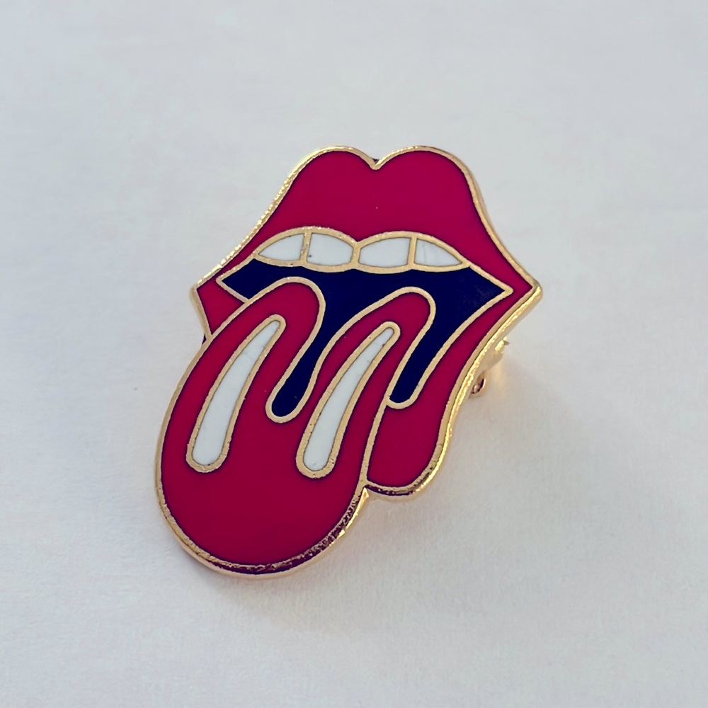 ❗5 For $2️⃣5️⃣ Bundle Sale❗️Lips and Tongue Enameled Brass Pin